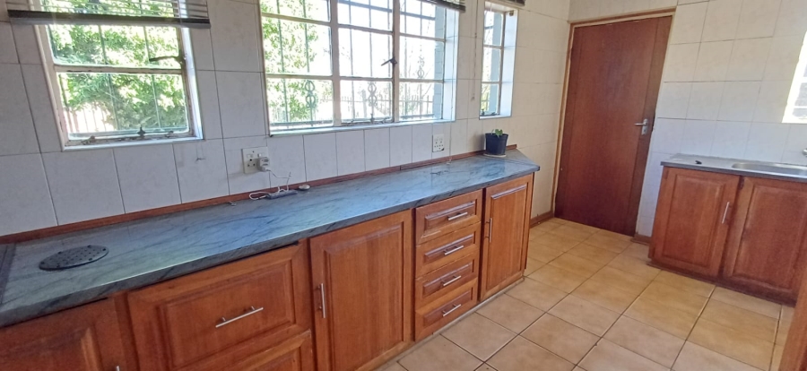 To Let 4 Bedroom Property for Rent in Hospitaalheuwel Free State